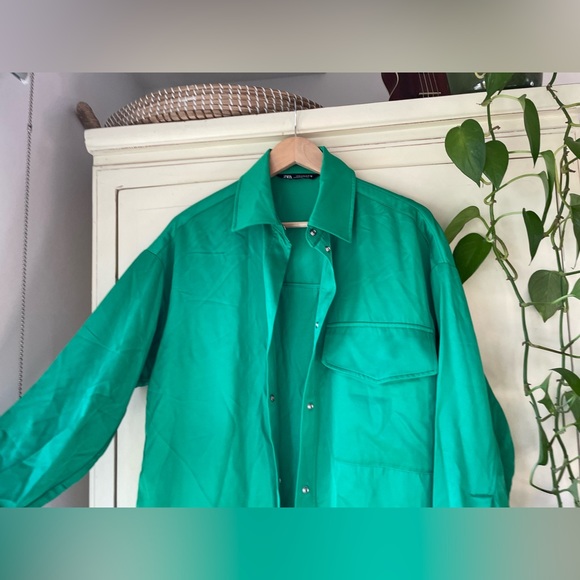 Kelly Green Zara Snap Blouse!!! - Picture 8 of 10